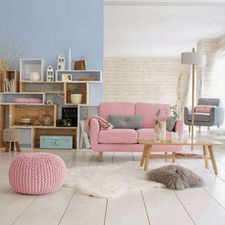 56. Delicada decoração para sala em tons pastéis, lindas cores para sala – Foto: Design Mag