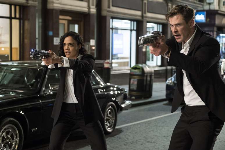 Tessa Thompson e Chris Hemsworth são os agentes M. e H. em &#039;MIB: Homens de Preto — Internacional&#039;