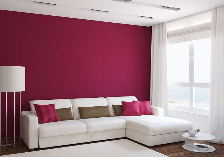 5. Saiba usar cores para sala escuras na decoração de sala pequena – Foto: Home & Decor Malaysia