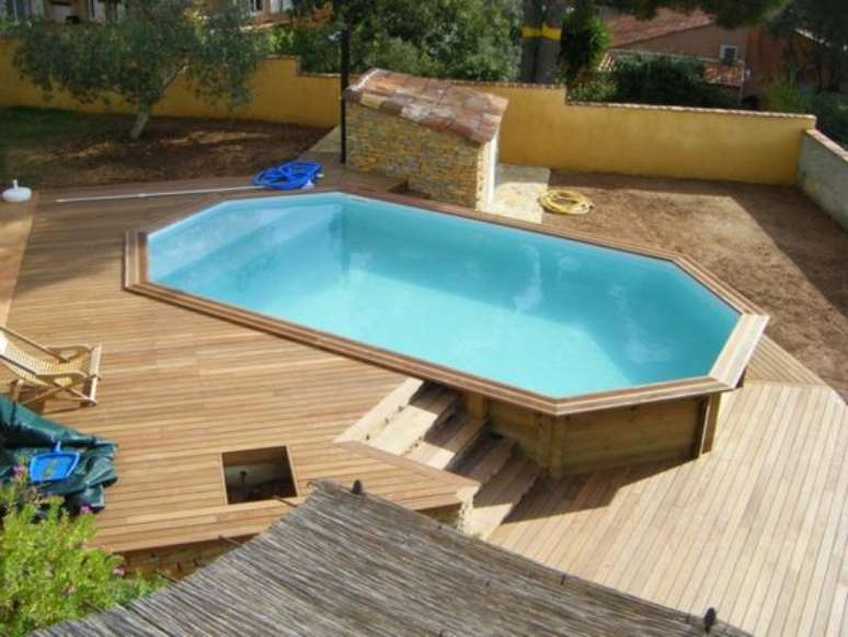 37. Lembre-se de montar a piscina de paletes virada para o sol, assim você aproveita o melhor da estação! – Foto: Pinterest