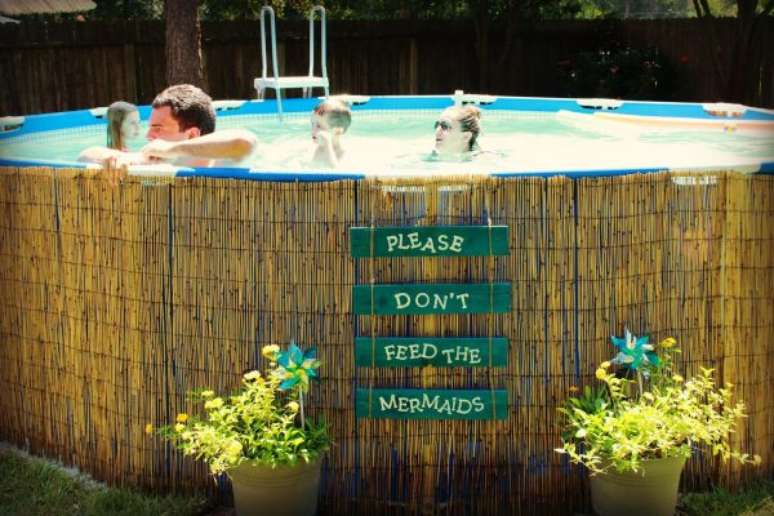 17. Tamb&eacute;m &eacute; interessante colocar plaquinhas decorativas para deixar o ambiente ainda mais personalizado. &ndash; Foto: Pinterest