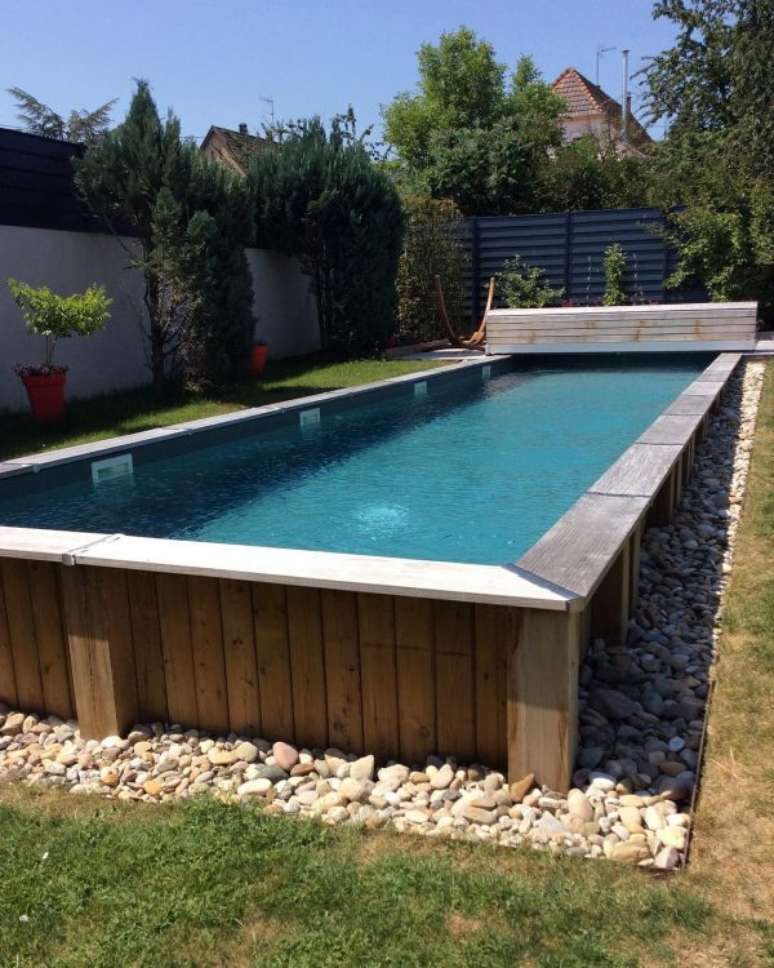 29. A decoração da piscina de paletes faz toda diferença no resultado!