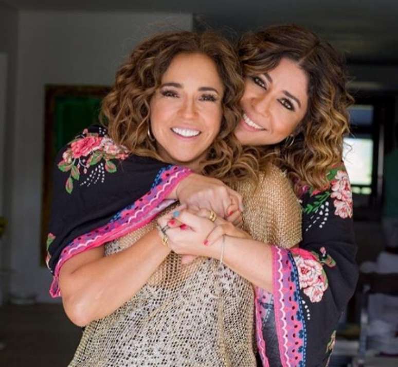 A cantora Daniela Mercury assumiu namoro com a jornalista Malu Verçosa em 2013: “Minha esposa, minha família, minha inspiração pra cantar”