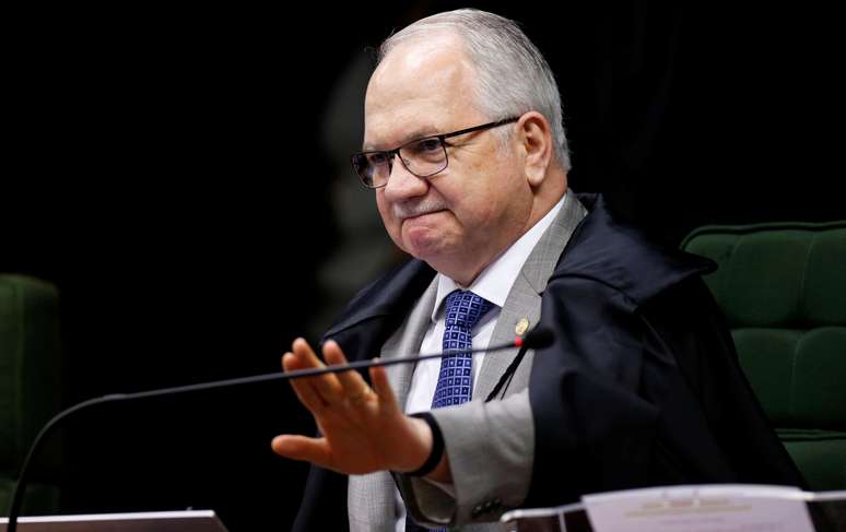 Ministro Edson Fachin durante sessão do Supremo Tribunal Federal 
04/12/2018 REUTERS/Adriano Machado 

