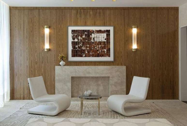 6.&nbsp;A decora&ccedil;&atilde;o do hall de entrada&nbsp;foi complementada com duas poltronas decorativas. Projeto de Beto Galvez e Norea de Vitto