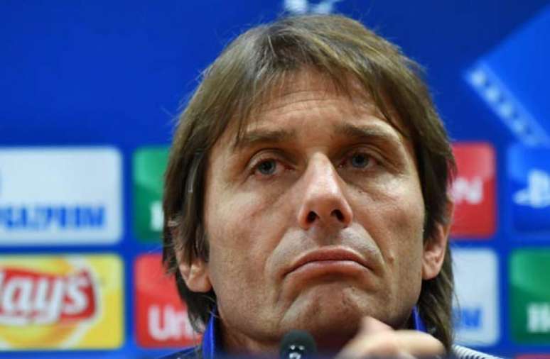 Conte deve ir forte na próxima janela de transferências (Foto: Alberto Pizzoli / AFP)