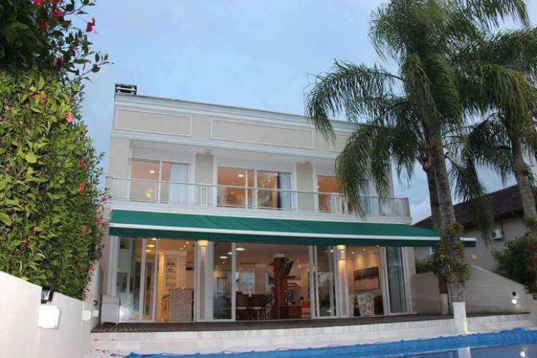 28. Casas boitas servem de inspiração para os nossos projetos. Projeto por Bender Arquitetura