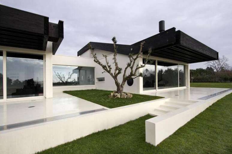 8. Casas bonitas são aquelas que agradam, principalmente, ao gosto de seus moradores. Projeto por LDA.iMdA Arquitetos