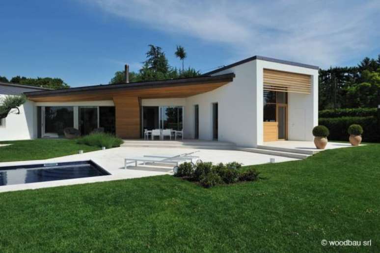 55. Casas bonitas com piscinas e design incrível são lindas! Projeto por: Woodbau