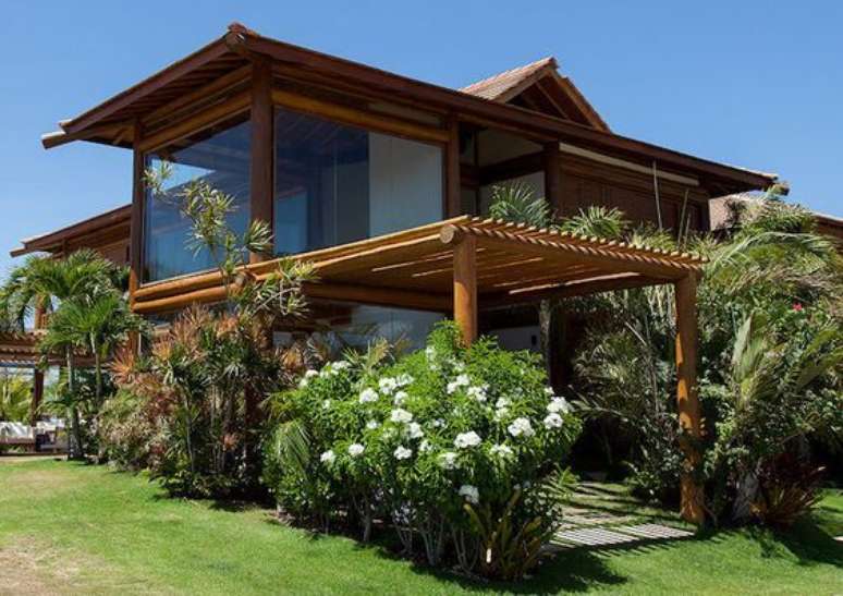 63. Para ter casas bonitas e aconchegantes, faça tudo de madeira. Viva decora.