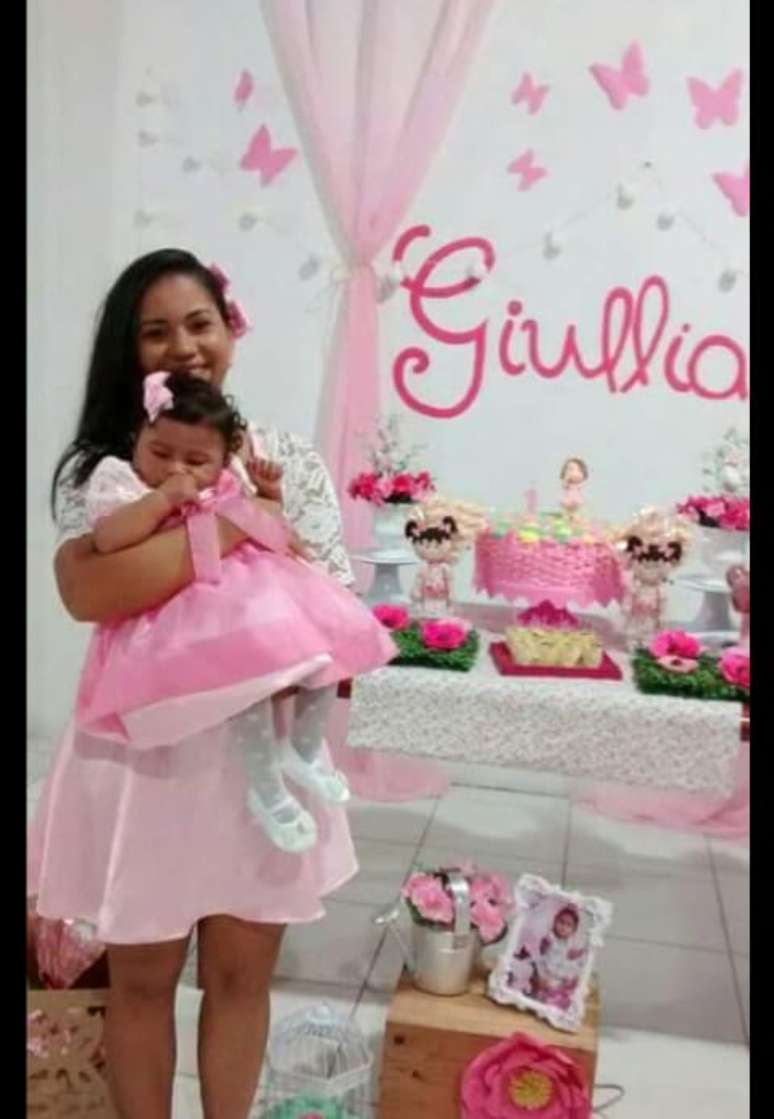 Gilza só soube que a filha Maria Giulia era portadora da síndrome congênita do zika quando a menina já tinha oito meses de vida; criança morreu em maio de 2018