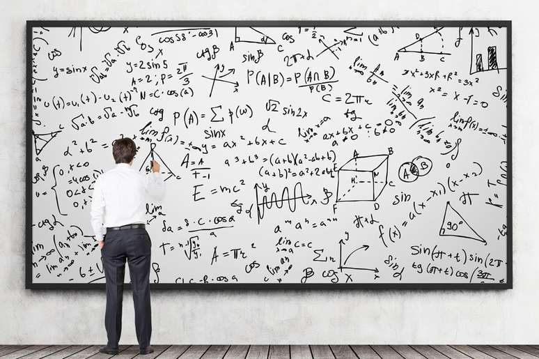 A maioria dos métodos existentes de alocação dinâmica de recursos depende de dados históricos para fazer previsões