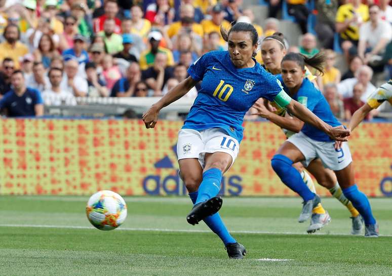 Marta converte cobrança de pênalti em jogo Brasil x Austrália
13/06/2019
REUTERS/Jean-Paul Pelissier