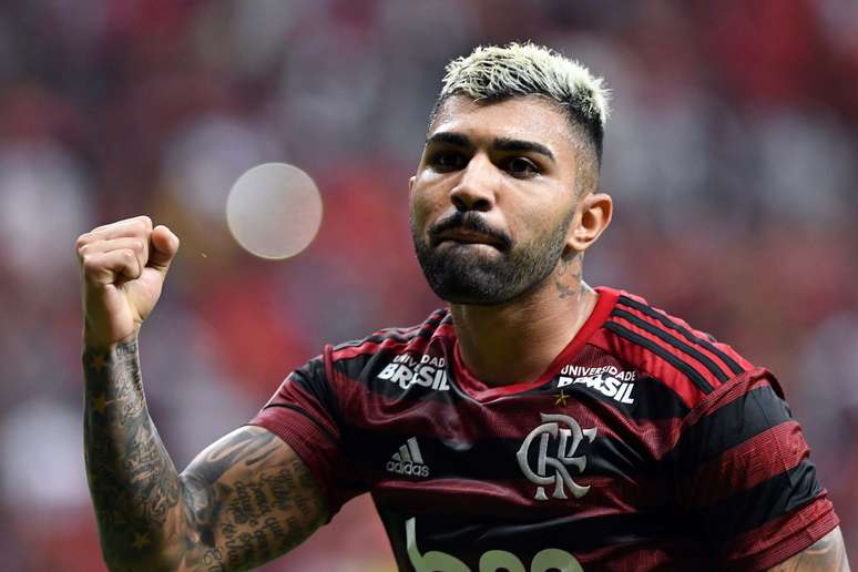 Gabriel comemora gol do Flamengo durante a partida entre CSA x Flamengo, válida pela 9º Rodada do Campeonato Brasileiro 2019 no Estádio Nacional Mané Garrincha, em Brasília nessa quarta-feira (12).