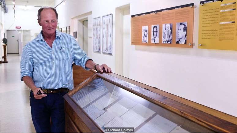 Hennie Joubert abriu o Museu do Cora&ccedil;&atilde;o da Cidade do Cabo em 2007 para marcar o 40&ordm; anivers&aacute;rio da opera&ccedil;&atilde;o