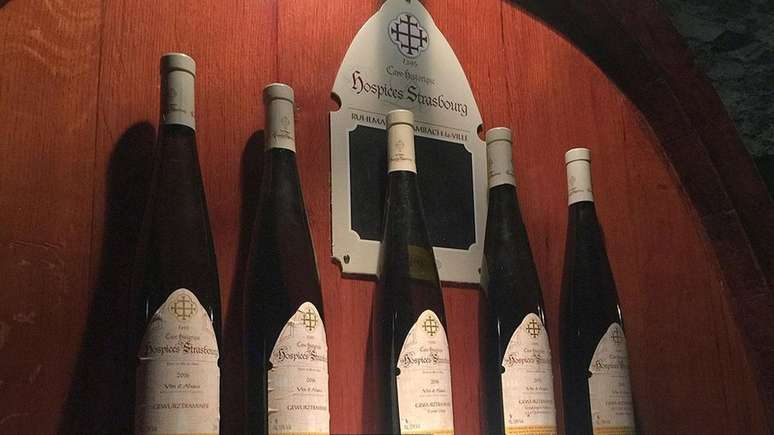 Pacientes do hospital recebiam taças de vinho como tratamento para doenças até apenas algumas décadas atrás