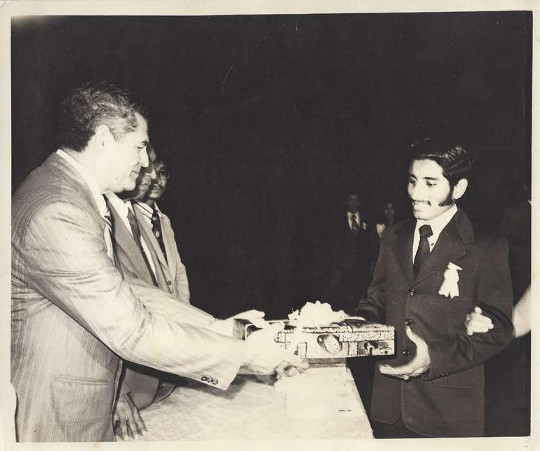 Castro cursou em engenharia, mas n&atilde;o pode continuar os estudos: a universidade fechou durante o conflito em El Salvador