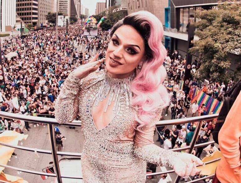 Lorelay Fox será apresentadora da Parada LGBT 2019 no YouTube.