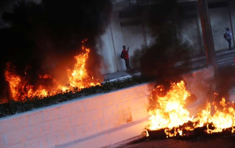 Pneus em chamas em protesto contra a reforma da Previdência em São Paulo
14/06/2019
REUTERS/Nacho Doce