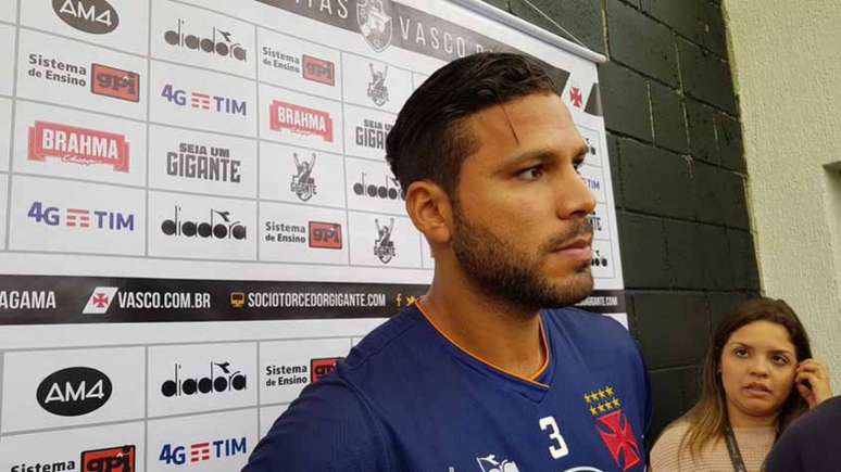 Henríquez teve participação decisiva no gol vascaíno contra o Ceará (Foto: David Nascimento)