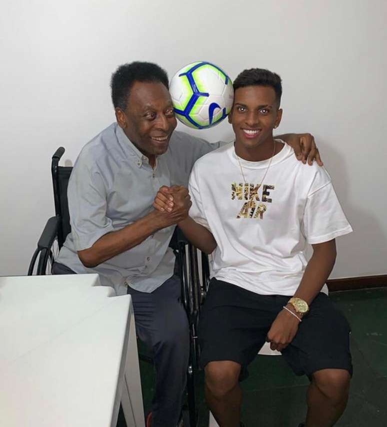 Atacante Rodrygo visitou Pelé nesta sexta-feira (Arquivo pessoal)