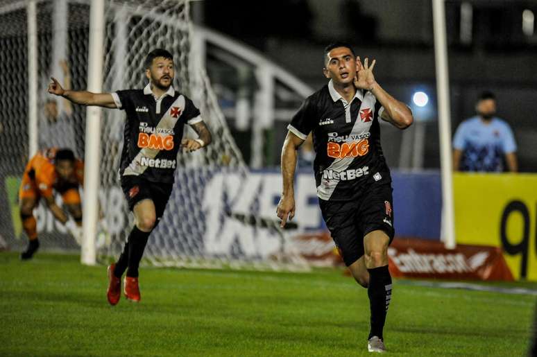 Danilo marca gol durante Vasco x Ceará, partida válida pela nona rodada do Campeonato Brasileiro, realizada no estádio São Januário
