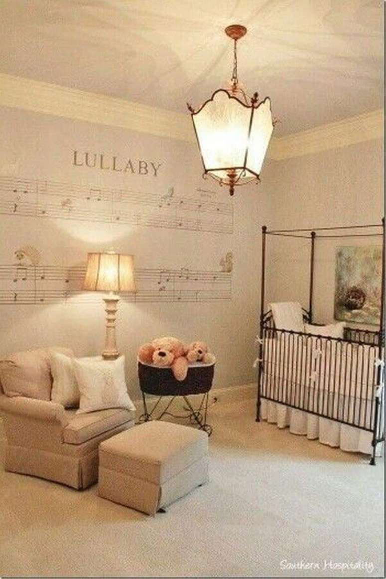 68. Lustres para quarto de bebê com decoração clássica – Foto: Futurist Architecture