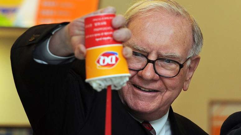 Segundo Gates, a filosofia "invertida" de Buffett faz menção à sobremesa Blizzard, que também se serve de cabeça para baixo