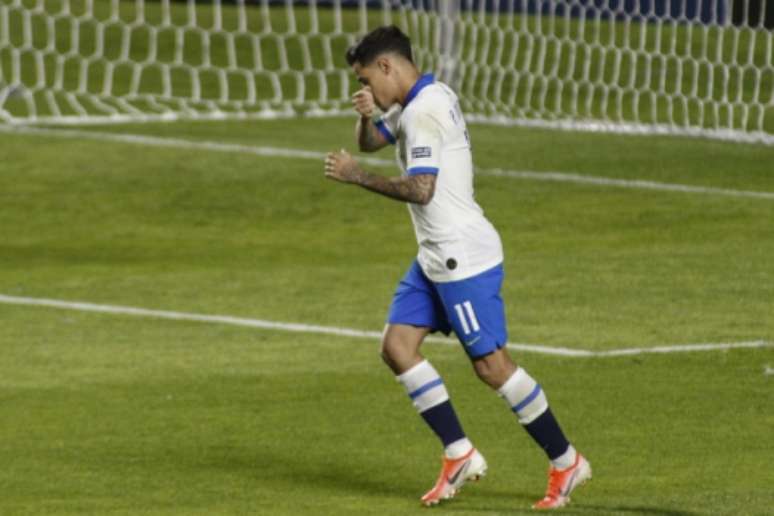 Coutinho fez dois gols na vitória do Brasil sobre a Bolívia, sexta-feira (Foto: Miguel SCHINCARIOL / AFP)