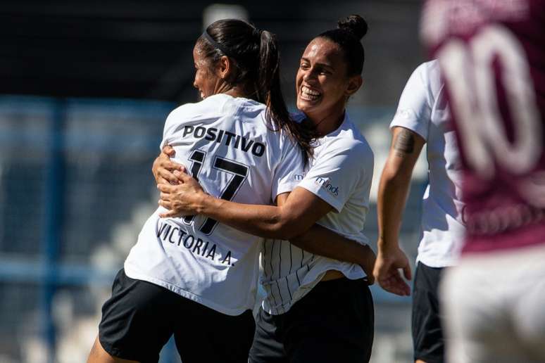 Victoria comemora um de seus dois marcados contra o Juventus (Foto: Foto: Bruno Teixeira/DIvulgação Corinthians)