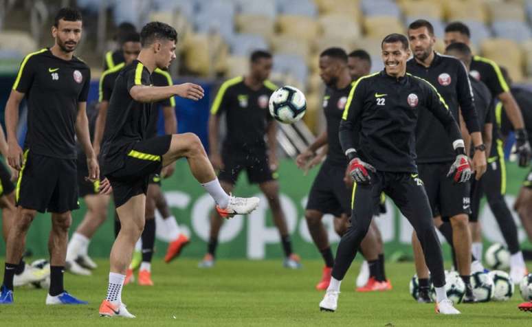 Jogadores do Qatar treinaram no Maracanã neste sábado (Foto: Mauro Pimentel/AFP)