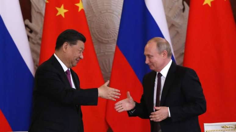 Xi diz que Putin é seu "melhor amigo"