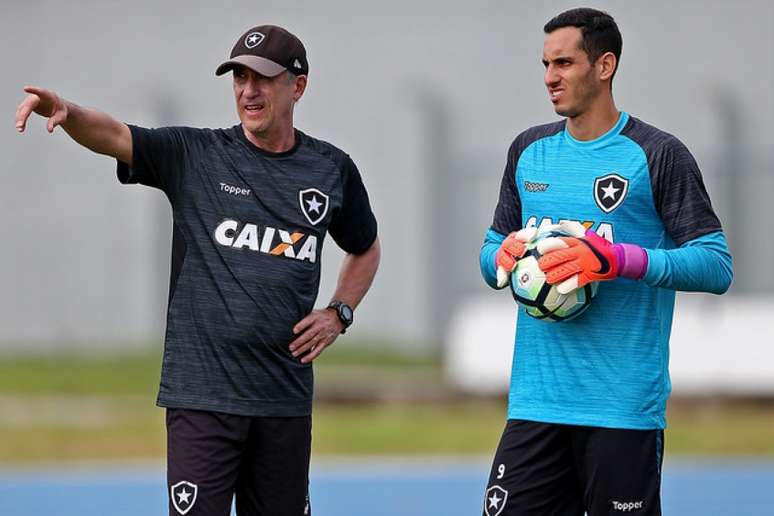 Flavio Tênius é o mentor de Gatito Fernández, goleiro titular do Botafogo e do Paraguai (Foto: Vítor Silva/Botafogo)