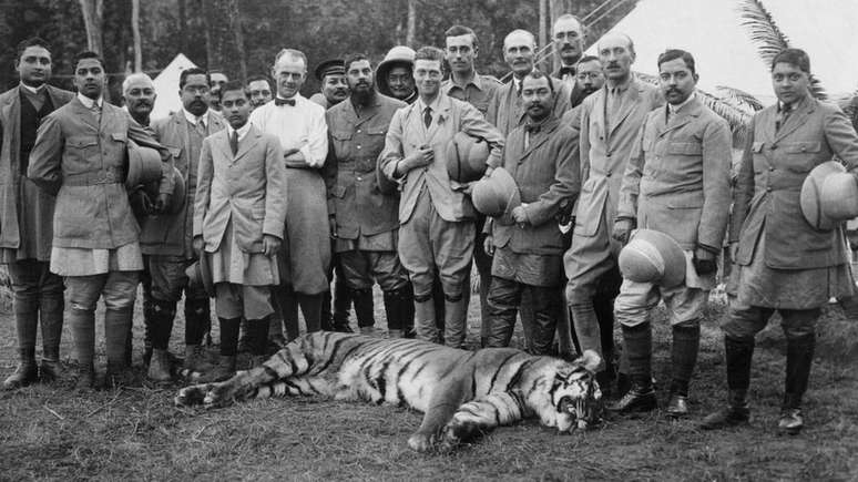 Caça esportiva muitas vezes evoca imagens do passado colonial africano