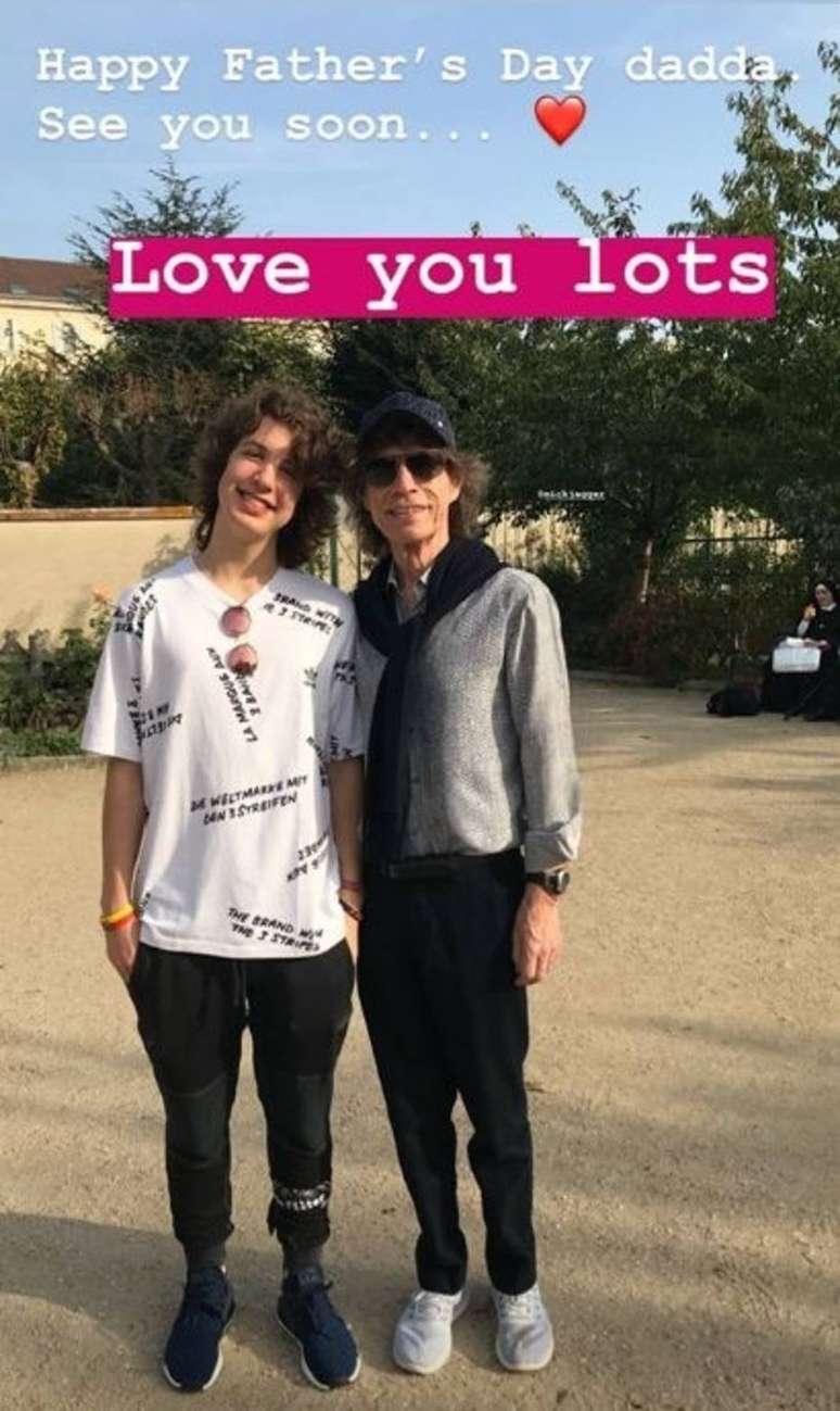 Lucas e o pai Mick Jagger, vocalista dos Rolling Stones.