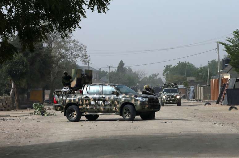 Forças de segurança da Nigéria em local de ataque em Maiduguri
16/02/2019
REUTERS/Afolabi Sotunde