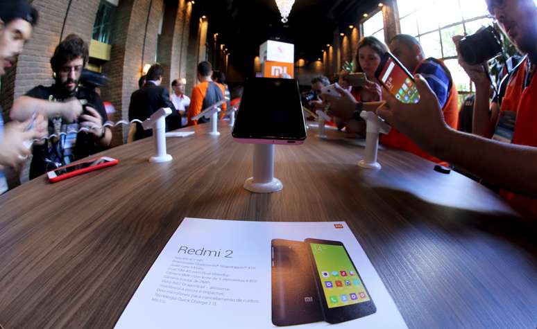 Consumidores avaliam smartphones da chinesa Xiaomi em São Paulo 
30/06/2015
REUTERS/Paulo Whitaker