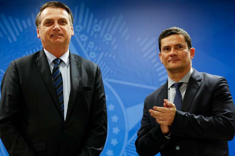 Presidente da República, Jair Bolsonaro, e o Ministro de Estado da Segurança Pública, Sérgio Moro, durante solenidade de assinatura da MP para Confisco de Bens de Traficantes.