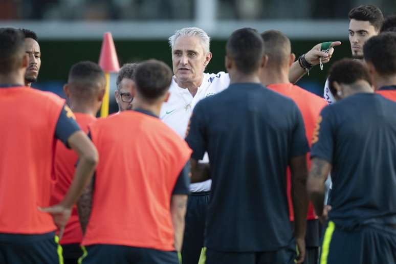 Tite comandará treino da Seleção no estádio Barradão, nesta segunda-feira (Foto: Lucas Figueiredo/CBF)