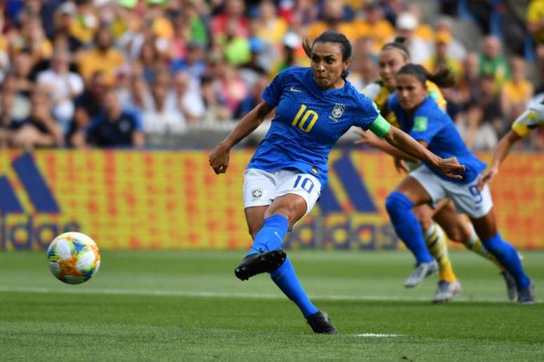 Marta marcou contra a Austrália (Foto: AFP)