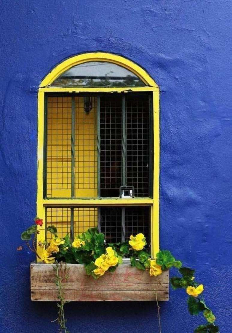 47. Casa colorida com grades para janela – Foto: Pinterest