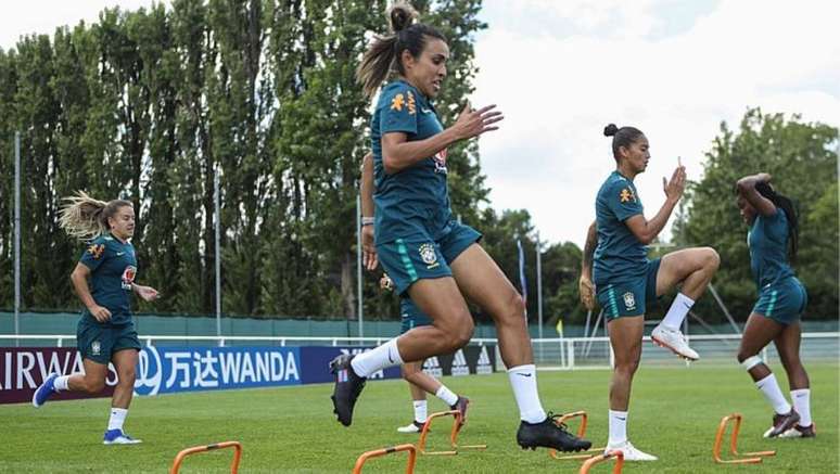 Marta será titular diante da Itália nesta terça-feira