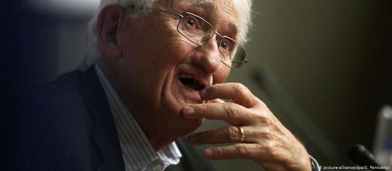 Habermas ajudou a marcar a compreensão da Alemanha pós-guerra