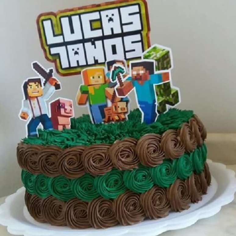29. Bolo decorado com o tema festa minecraft. Fonte: Bolo Decorado