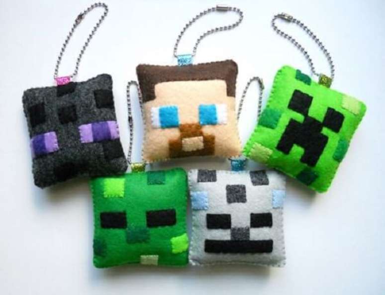 60. Lembrancinhas de festa minecraft em forma de chaveiro. Fonte Pinterest