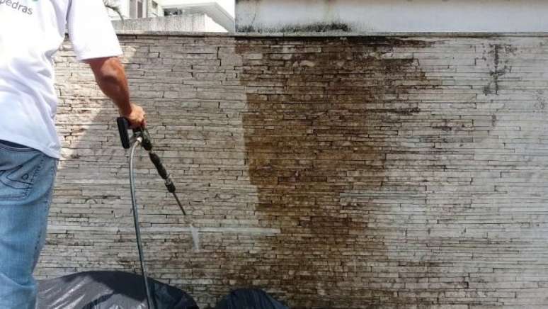 37. Limpe sempre sua pedra canjiquinha para mant&ecirc;-la limpa e bonita! &ndash; Foto: Pinterest