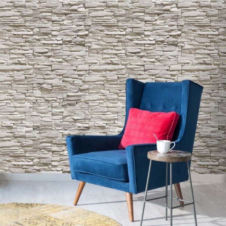 9. O papel de parede pedra canjiquinha fica incrível na sala de estar – Por: QCola