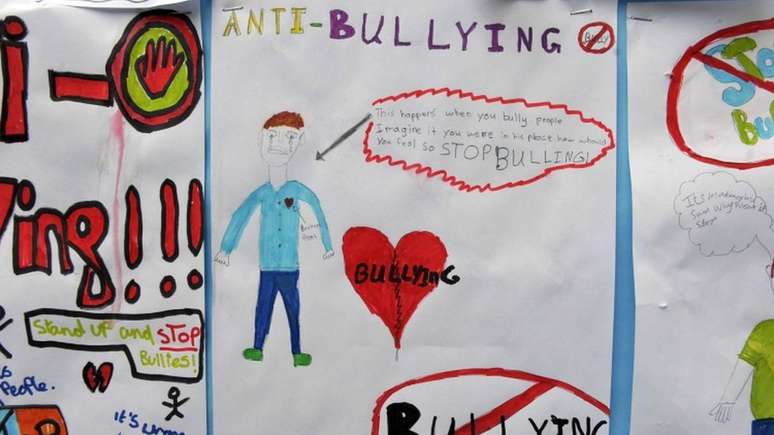 Campanha antibullying em escola inglesa; 's&oacute; quando todos no ambiente escolar, de pais a educadores e estudantes, entenderem que essa quest&atilde;o n&atilde;o &eacute; aceit&aacute;vel e precisa ser enfrentada &eacute; que o problema ser&aacute; combatido'