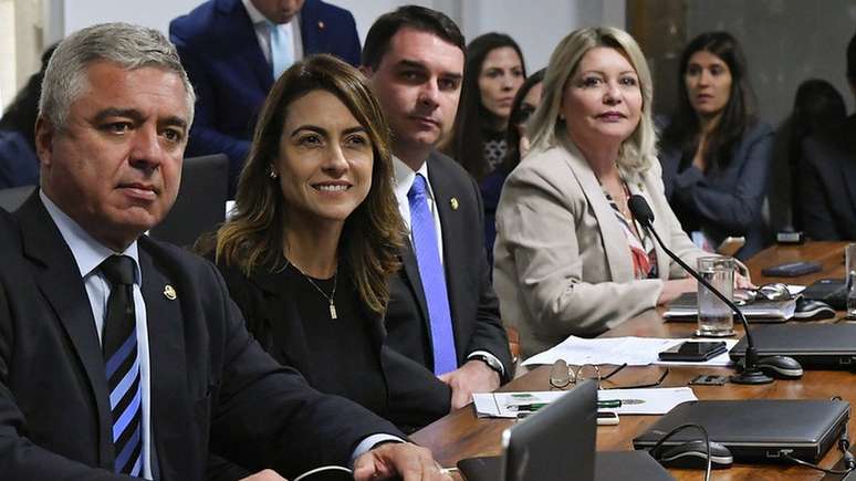 Senadores do PSL como Major Olimpio (SP), Soraya Thronicke (MS), Flávio Bolsonaro (RJ) e Juíza Selma (MT), defenderam o ministro