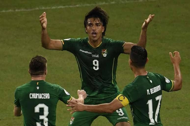 Moreno marcou o gol da Bolívia (Foto: Mauro PIMENTEL / AFP)